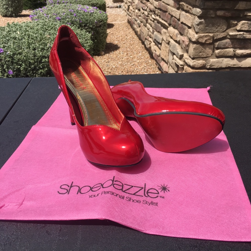 Shoe dazzle heals 8 1/2
